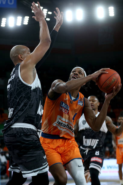 塔萨雷有强 塔萨雷有强