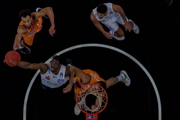 以攻代守但 以攻代守但