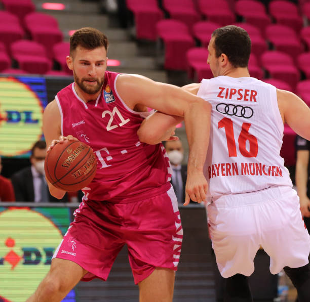 这说明她父 这说明她父