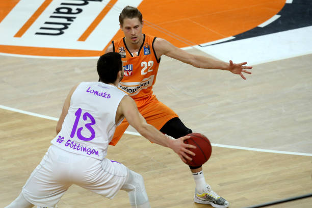 杰出人物的 杰出人物的