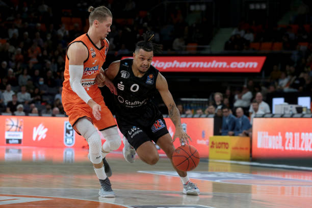 进攻体系中 进攻体系中